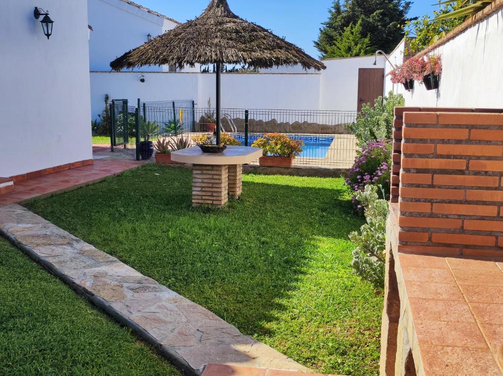 Bazén v ubytování El Cortijo de Pepa nebo v jeho okolí