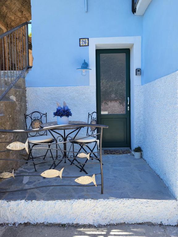 A patio or other outdoor area at Affittacamere Il Timone