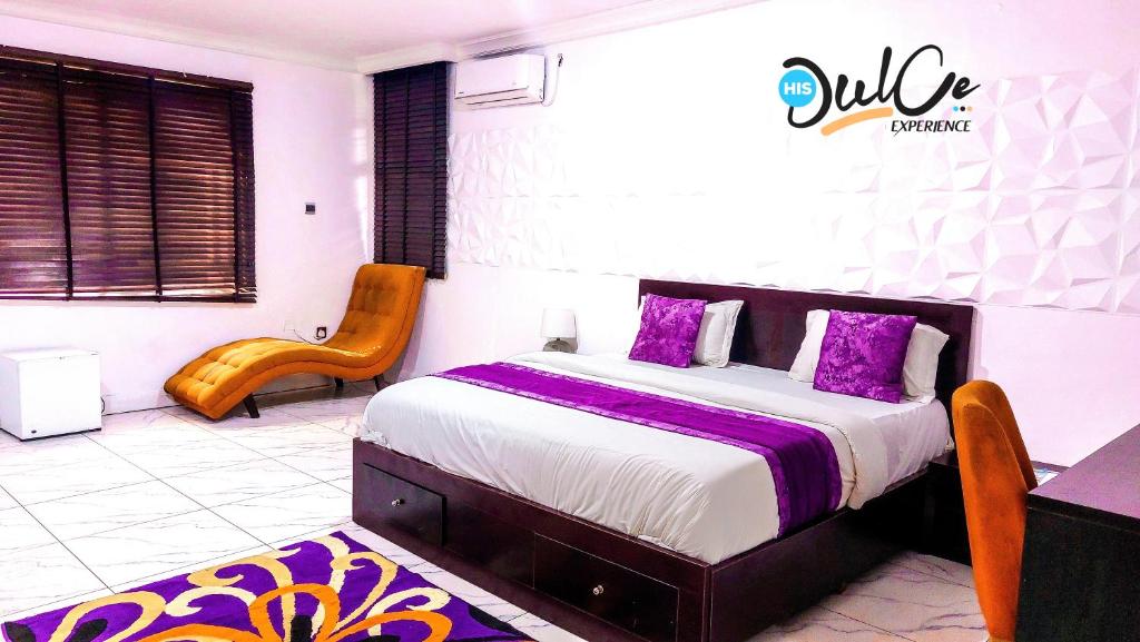 Tempat tidur dalam kamar di HIS Dulce Apartments