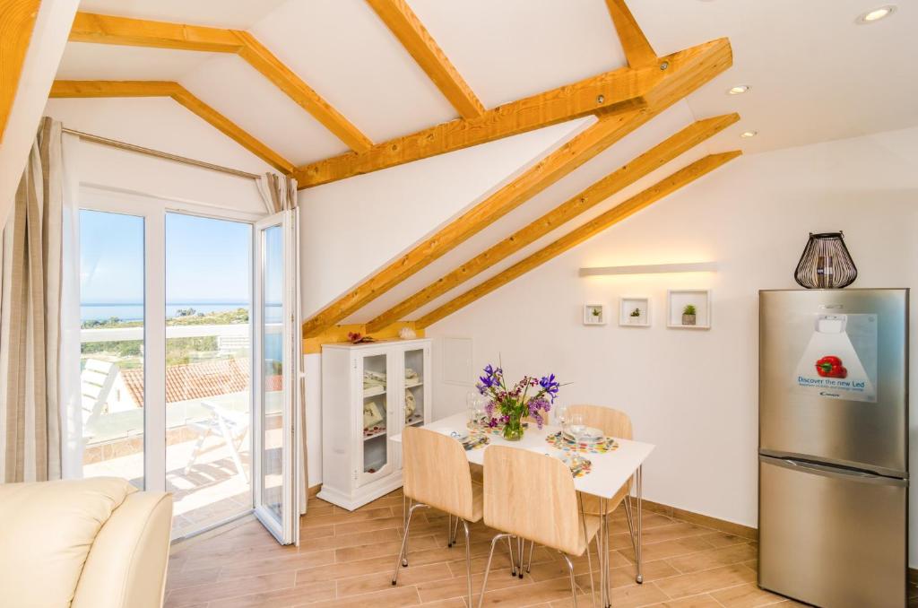 Kuchyňa alebo kuchynka v ubytovaní Apartments Knego