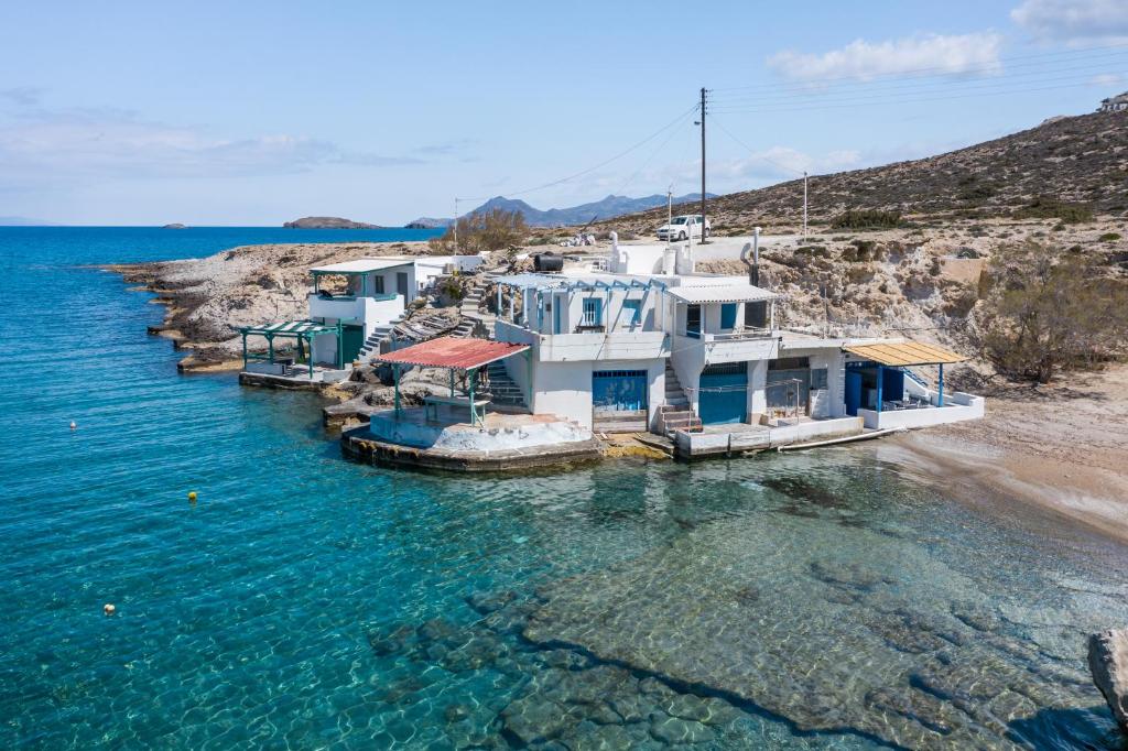 Almera Sea View Boat House