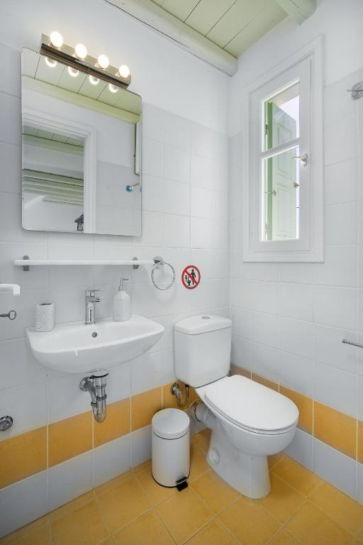 Koupelna v ubytování SERIFOS BELLA VISTA 1