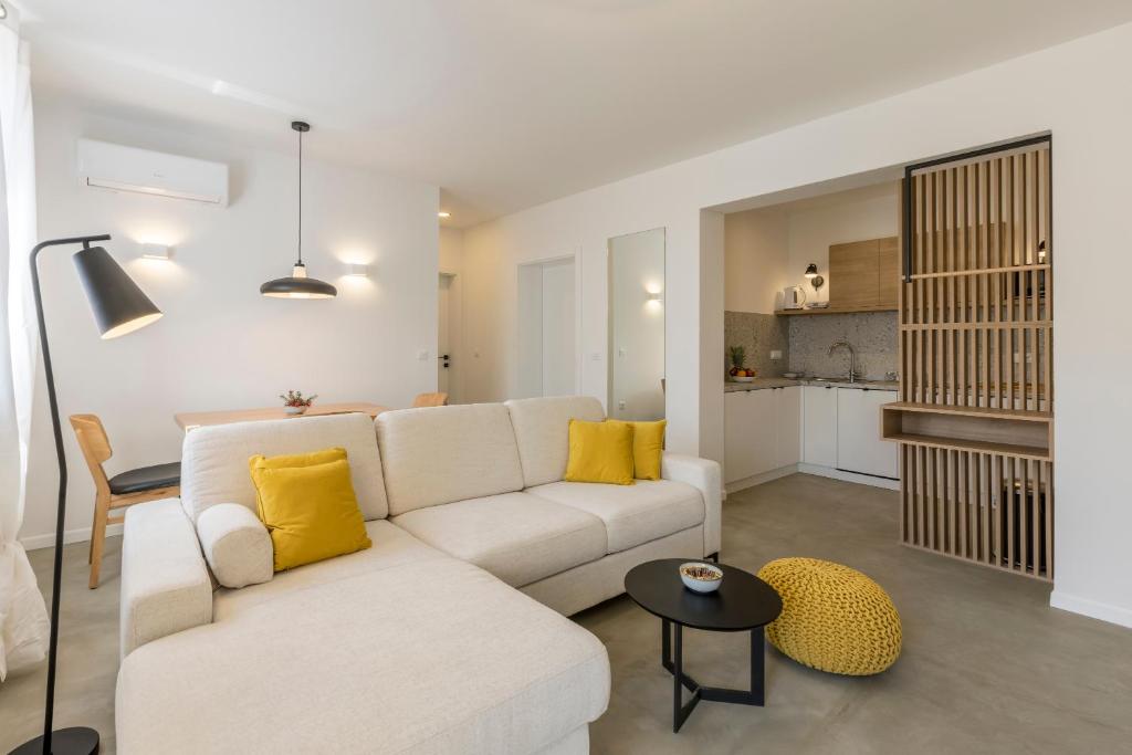Kuchyňa alebo kuchynka v ubytovaní PORTO SERENO apartments
