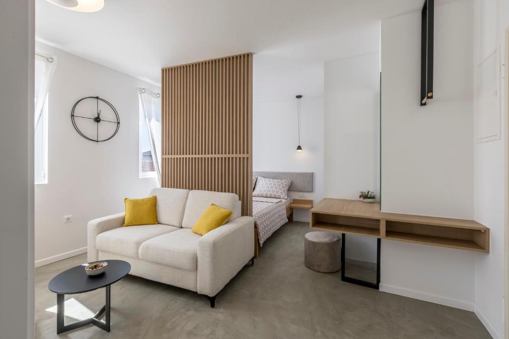 Posedenie v ubytovaní PORTO SERENO apartments
