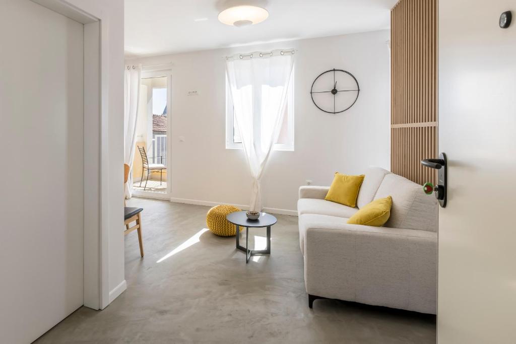 Posedenie v ubytovaní PORTO SERENO apartments