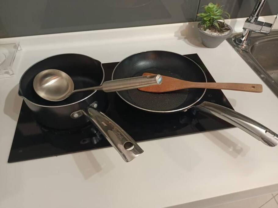 C0509 MUJI STYLE STUDIO Almas 100mbps Pool View Netflix By STAY - One-Bedroom Apartment