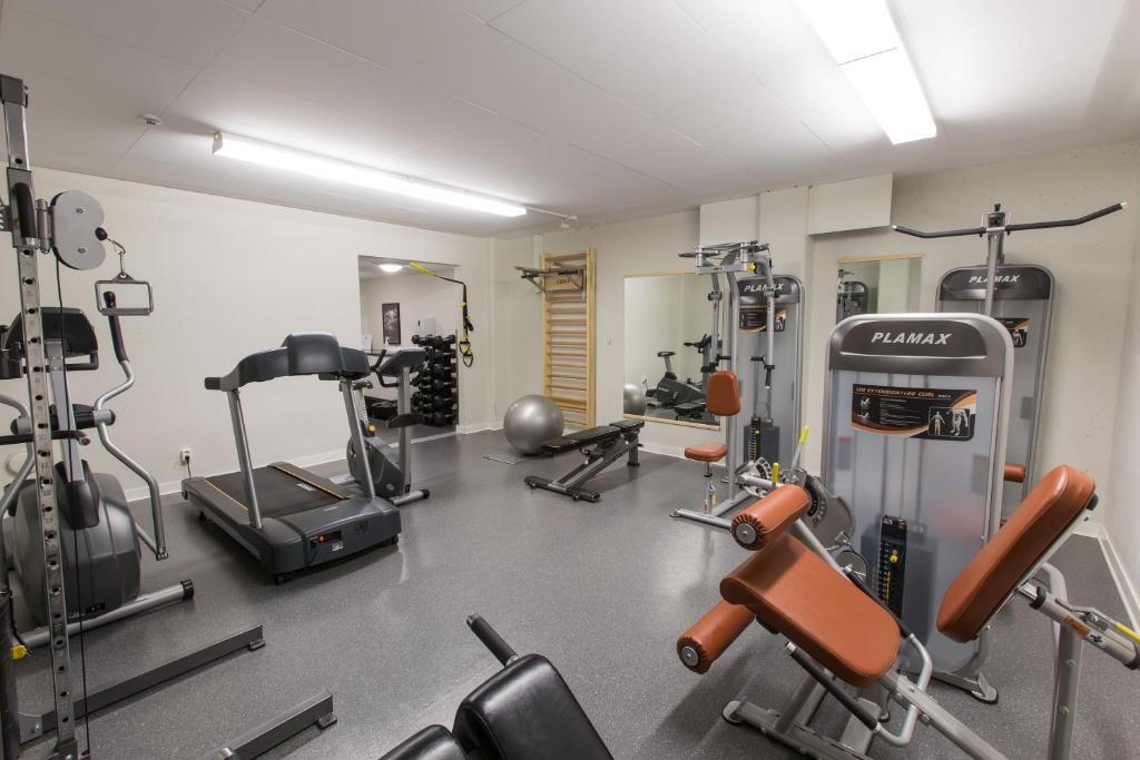 Fitness centrum a/nebo fitness zařízení v ubytování Quality Hotel Royal Corner