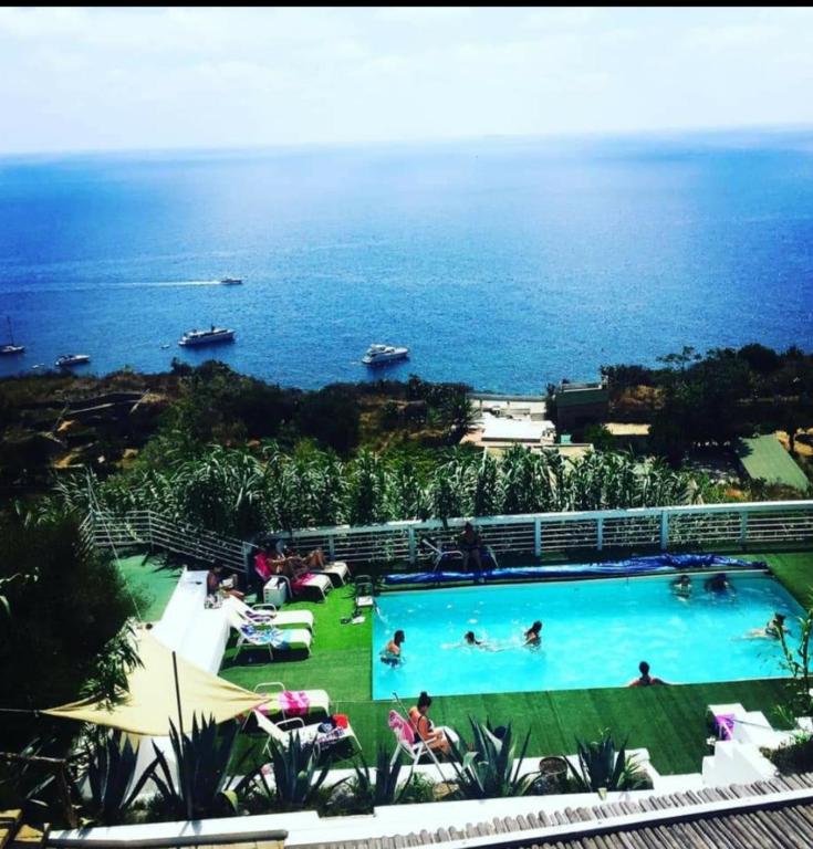 Bazén v ubytování Hotel Borgo Cacciatori nebo v jeho okolí