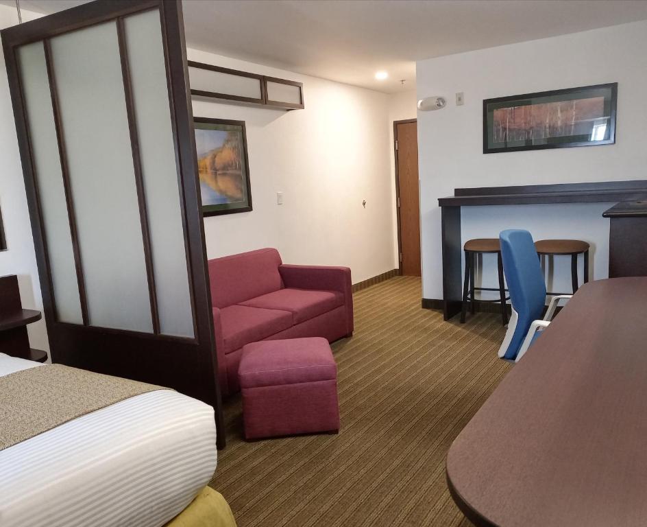 Microtel Inn and Suites by Wyndham Toluca - Königin Suite