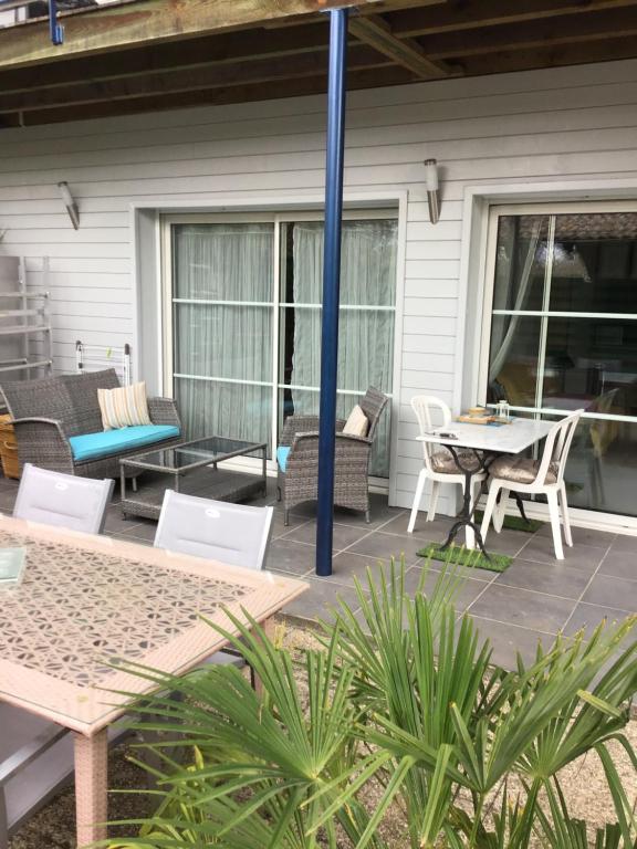 Μπαλκόνι ή βεράντα στο Agréable appartement à 1km du centre de La Teste-de-Buch