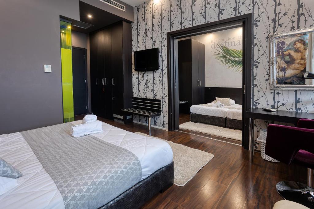 Gallery Art Hotel - 16