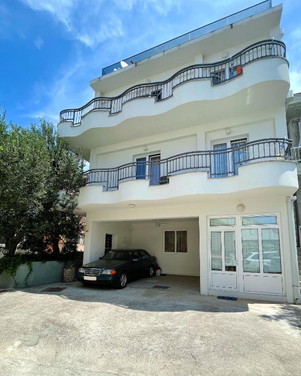 Villa ARINA