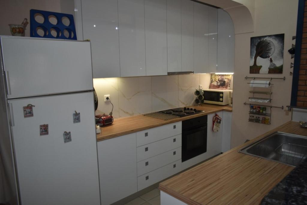 Kuchnia lub aneks kuchenny w obiekcie Central Luxury Apartment next to the Beach