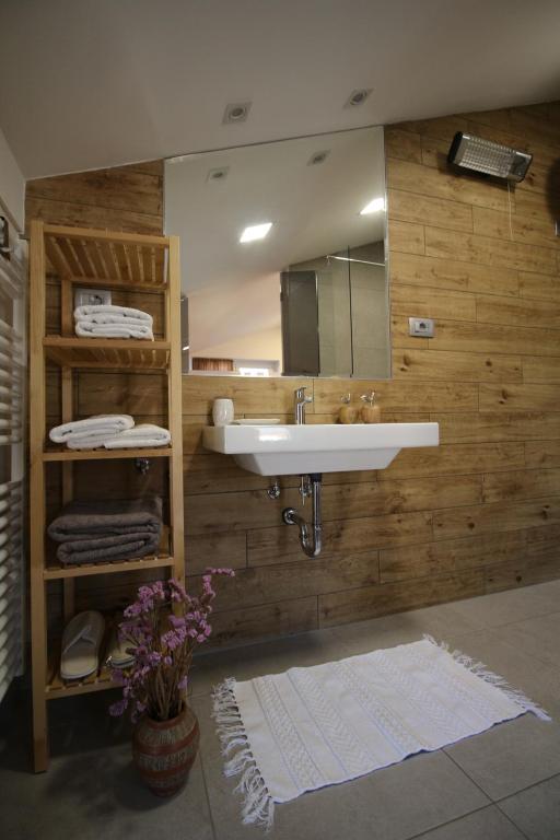 Koupelna v ubytování Apartments ALPA VITA