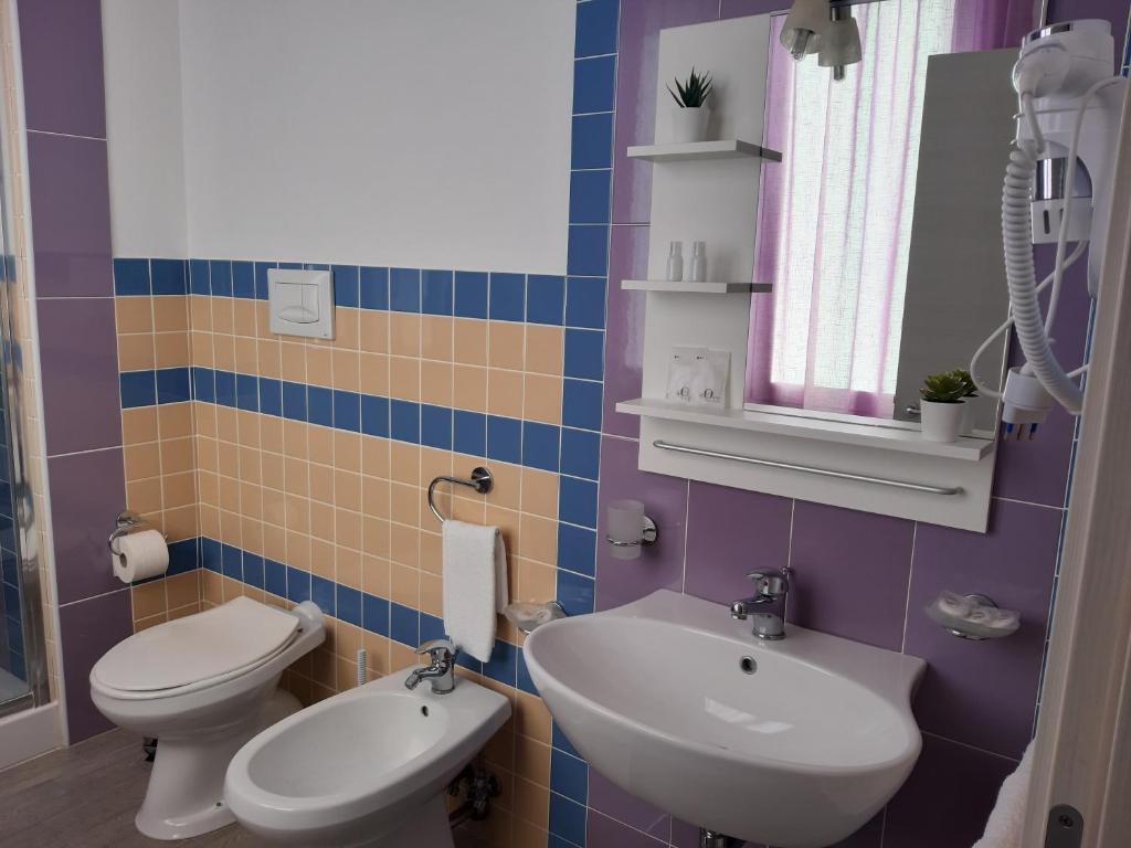 Koupelna v ubytování B&B Costa Sicula