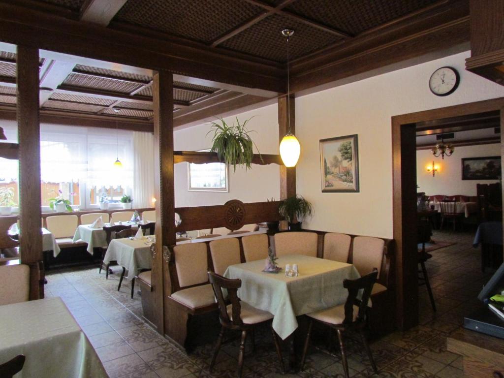 Posezení v ubytování Hotel Zum Erker