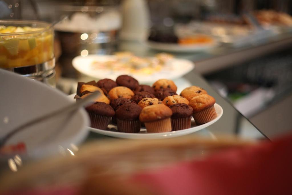 Hôtel Central Saint Germain - Resim 13