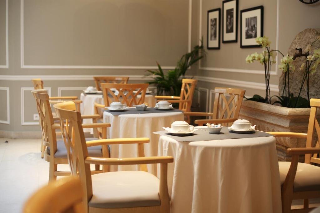 Hôtel Central Saint Germain - Resim 11