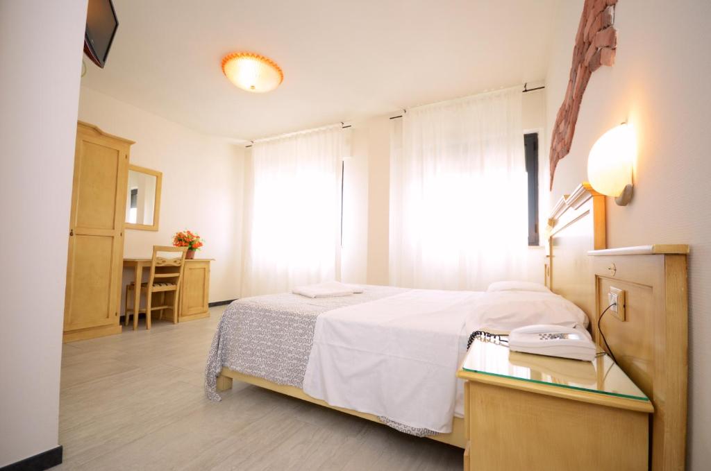 Hotel Clinton - Single Room