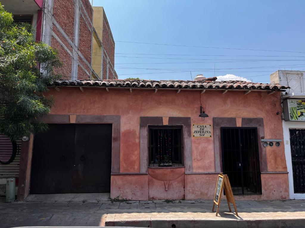 Hostal Casa de Zeferina - Housity