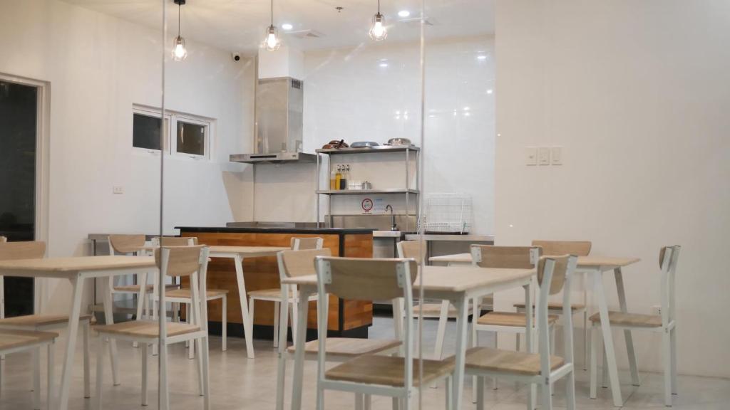 Kuchyň nebo kuchyňský kout v ubytování Bambu Suites