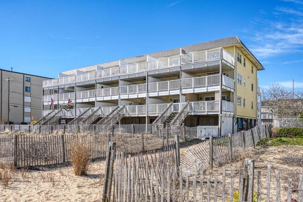 Beachcrest 17 condo, Ocean City (updated prices 2024)