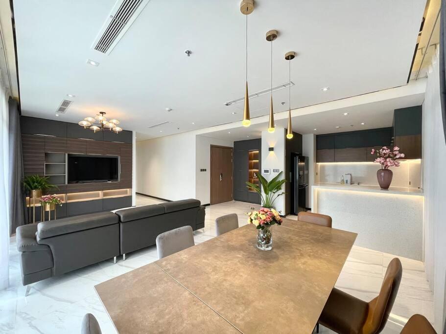 Luxury Penthouse Vinhomes Central Park, HCMC