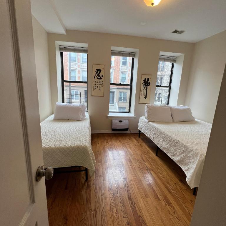 Gallery image of 3 Bedroom Harlem Apartment in New York Mills
