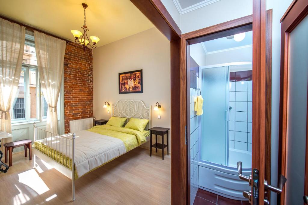 Post House Rooms - Double Room With Private Bathroom