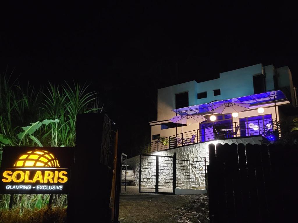 Certifikát, hodnocení, plakát nebo jiný dokument vystavený v ubytování Solaris Glamping Exclusive