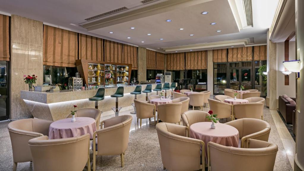 Posezení v ubytování Özkaymak Falez Hotel