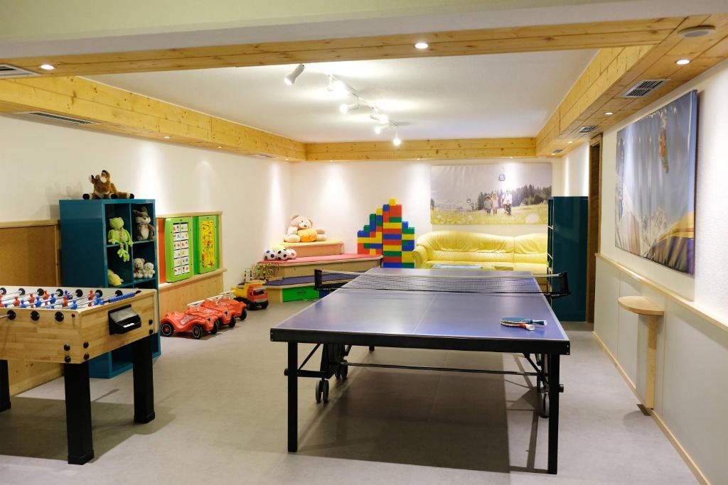Stolní tenis v ubytování Hotel Garni Hubertushof nebo okolí