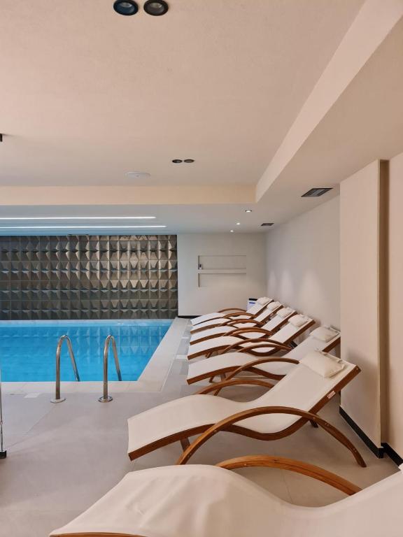 Bazén v ubytování Orik Hotel & Spa nebo v jeho okolí
