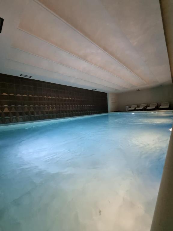 Bazén v ubytování Orik Hotel & Spa nebo v jeho okolí