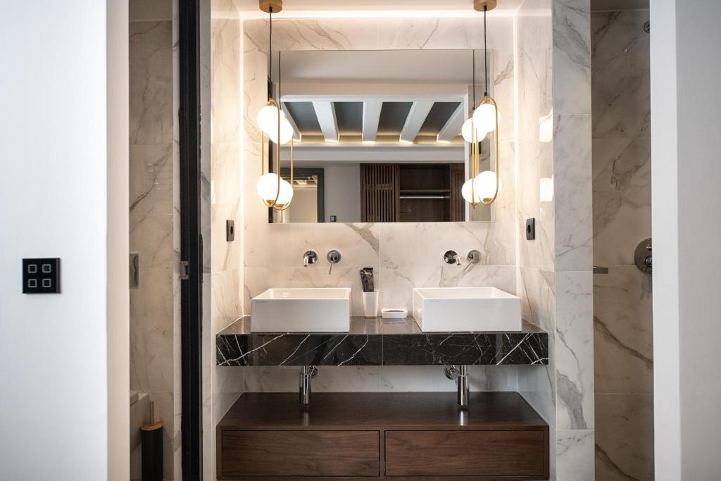 Kantoni Luxury Suites - 17