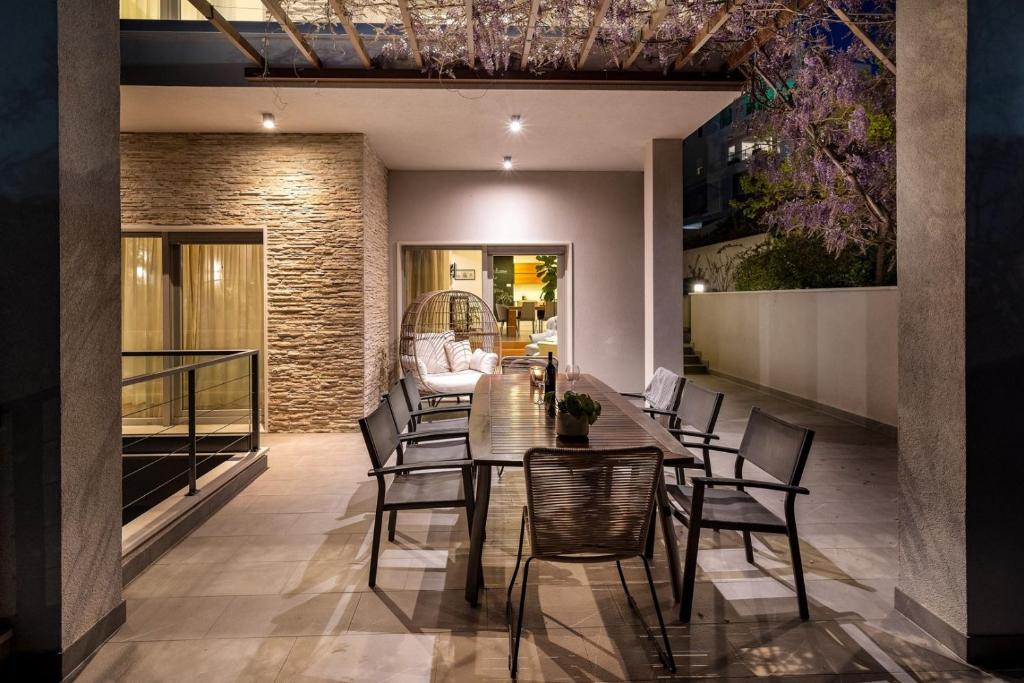 Posedenie v ubytovaní New - Villa Nina with private 32 sqm heated pool, 5 bedrooms, fun zone, 850m from the beach