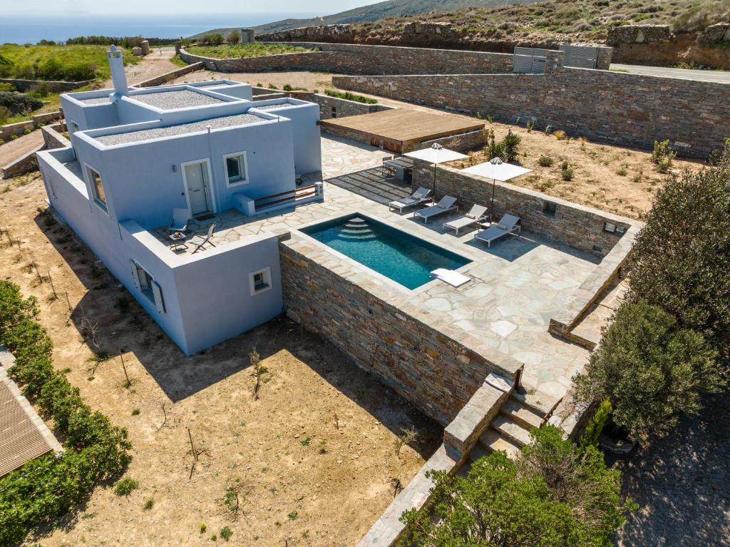 Bazén v ubytování Nevermind Vacations villa A nebo v jeho okolí