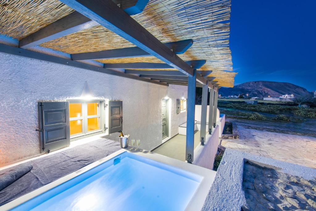 Amanecer Apartments