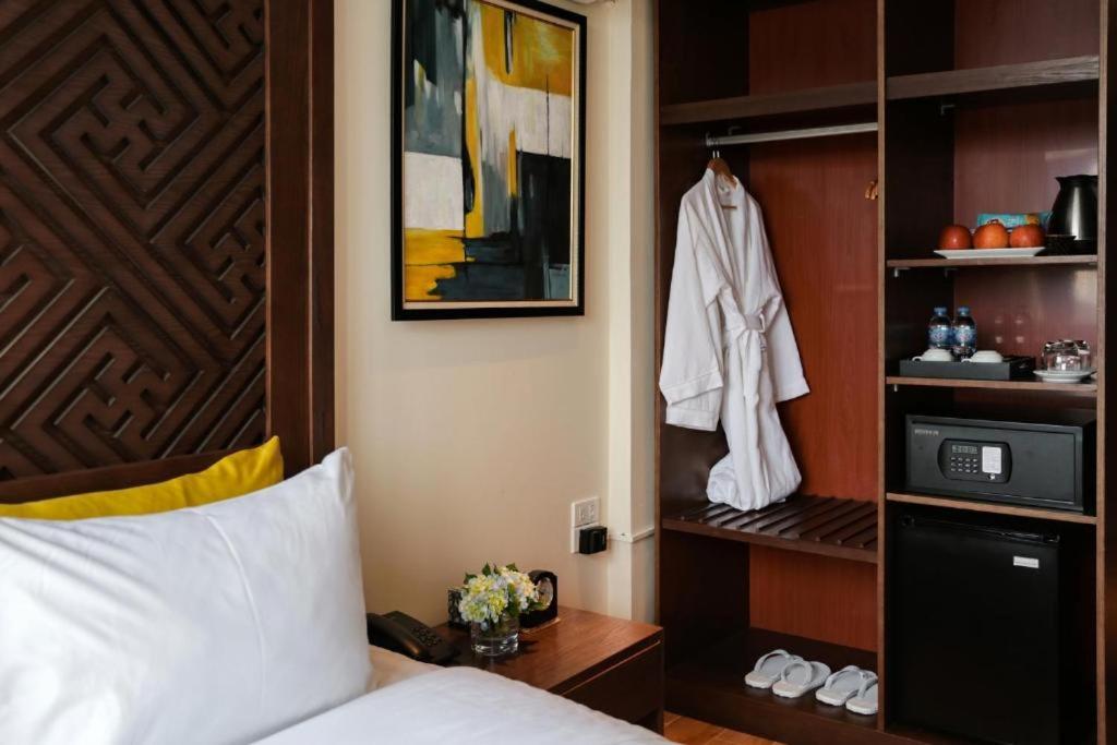 Hanoi Lakeside Premium Hotel & Travel - 2