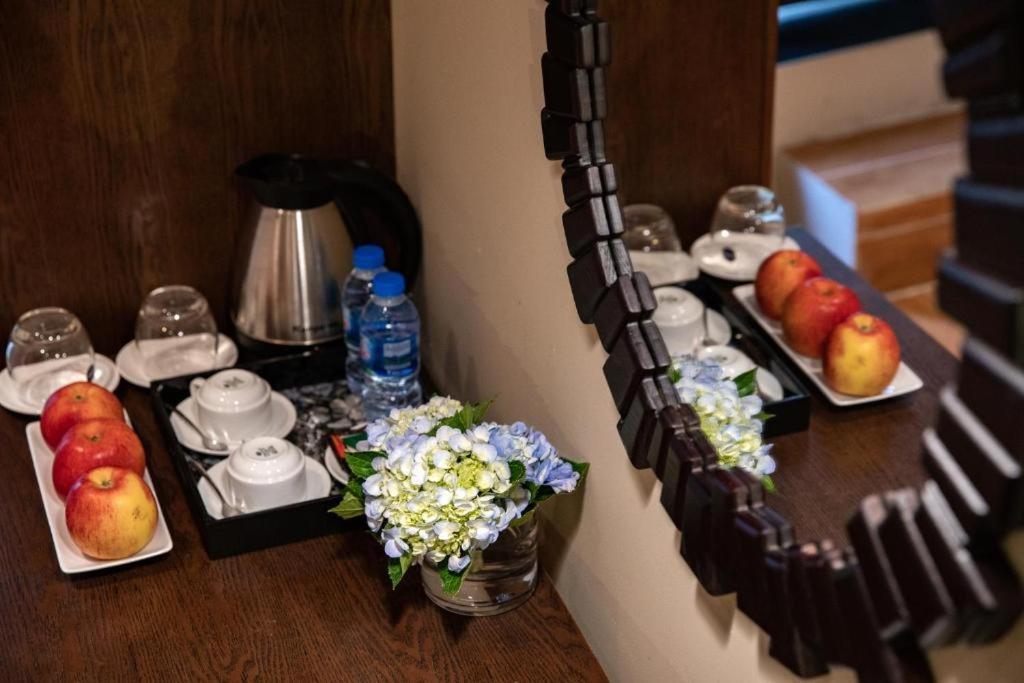 Hanoi Lakeside Premium Hotel & Travel - 12