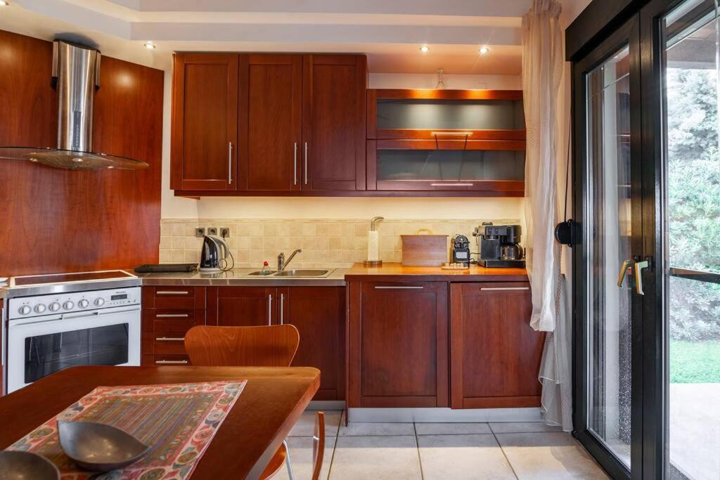 Kuchnia lub aneks kuchenny w obiekcie Luxury Villa in Agios Nikolaos with private pool