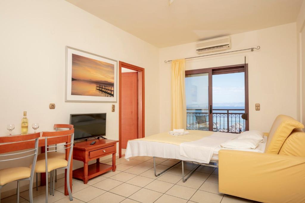 Posezení v ubytování Mediterranean Beach Hotel