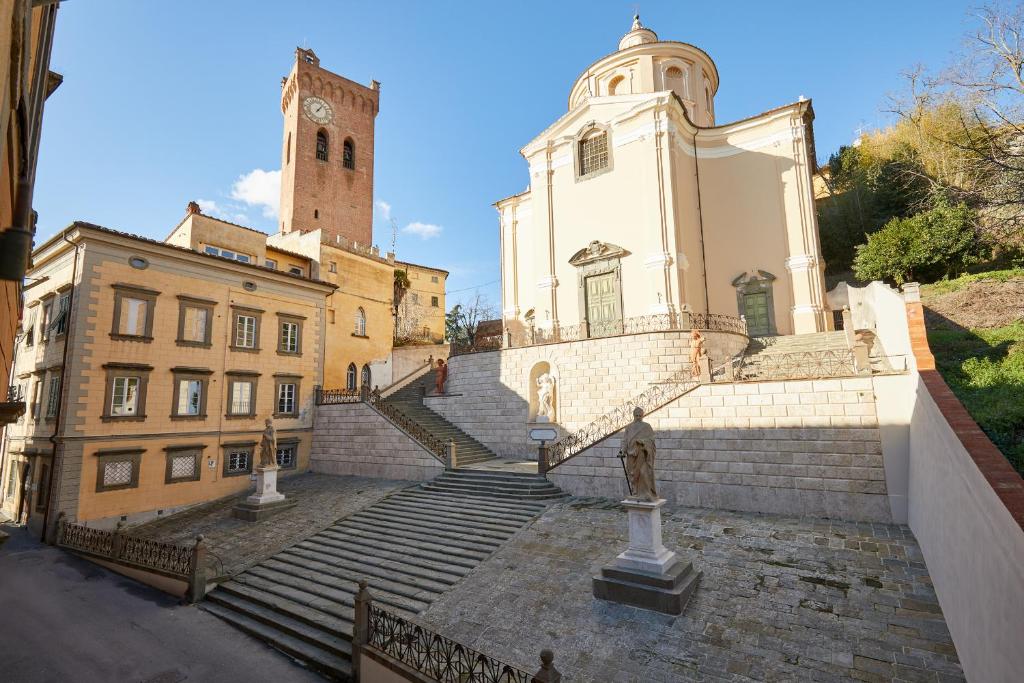 Industrial apartment in the heart of San Miniato - Housity