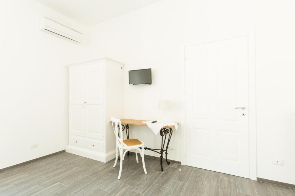 TV a/nebo společenská místnost v ubytování Tangram House