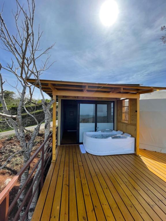 Balkón nebo terasa v ubytování Kintiri Glamping