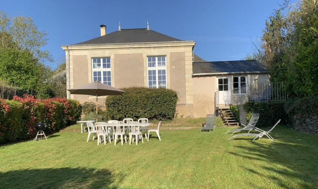 LA PETITE ECOLE - Three-Bedroom House