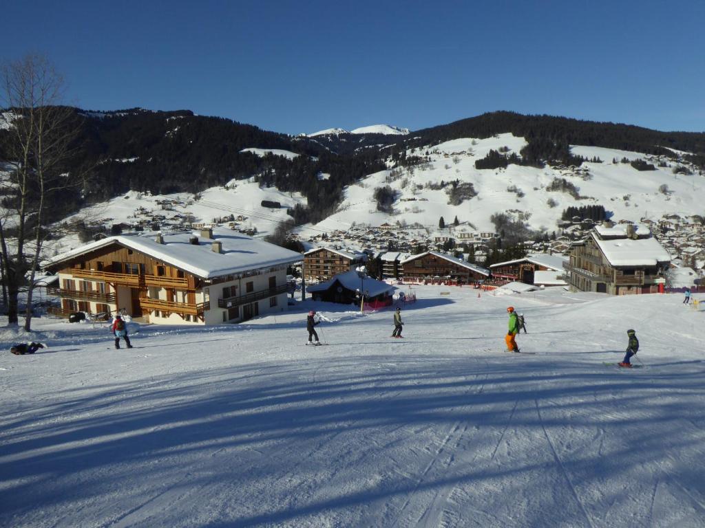 Photo de la galerie de l'établissement Appartement REINE DES PRES, à Megève