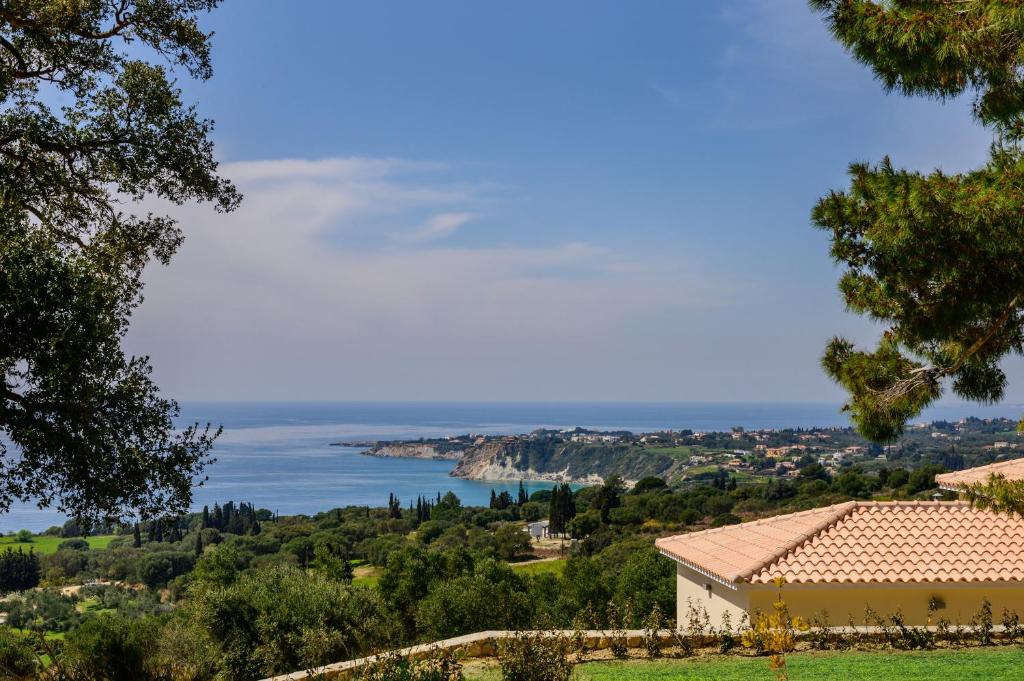 Zdjęcie z galerii obiektu Charis - Zeus Blue Villas, Kefalonia w mieście Spartia