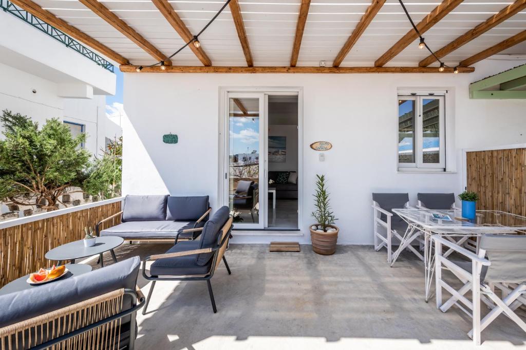 Posedenie v ubytovaní Aqua's Sunshine, quiet apartment in Adamas, Milos