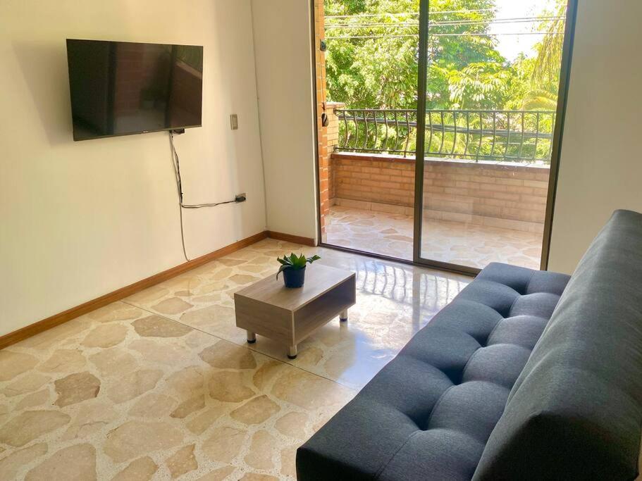 Apartamento con estacionamiento privado